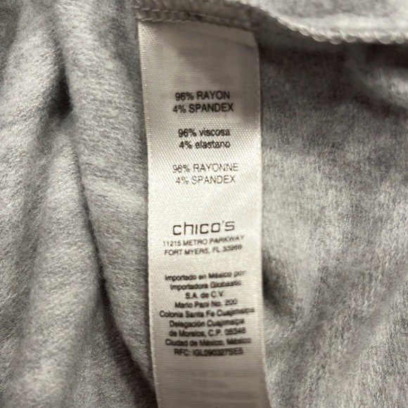 Chico’s gray 3/4 sleeve top with one front pocket size 0(XS). - Picture 4 of 7